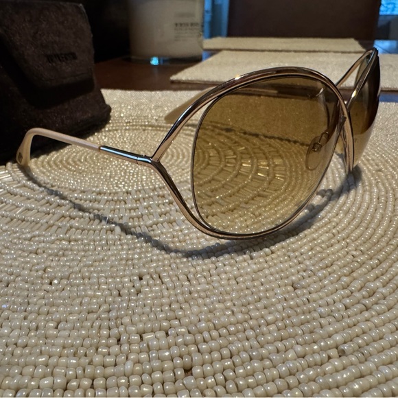 Tom Ford - Miranda TF130 28F - Women  - Sunglasses - Picture 6 of 9